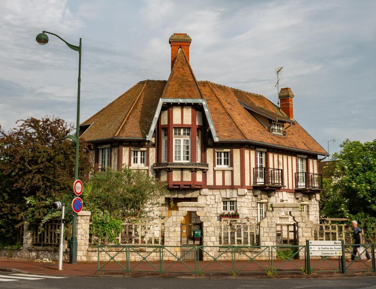Apakabar Homestay - Proche Gare Melun, Parking Prive, Netflix La Rochette  Exteriör bild