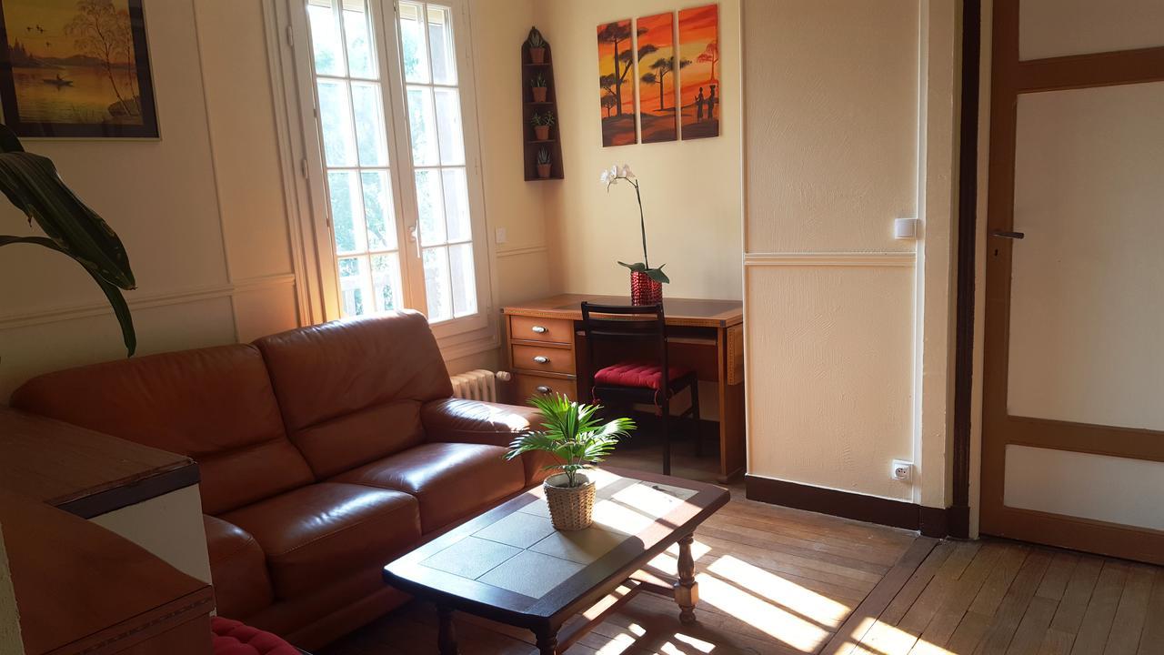 Apakabar Homestay - Proche Gare Melun, Parking Prive, Netflix La Rochette  Exteriör bild